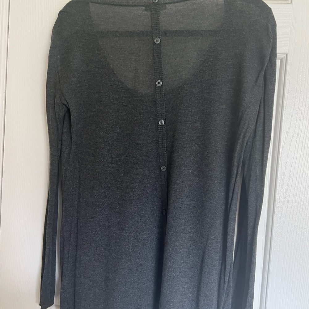 Light weight sweater